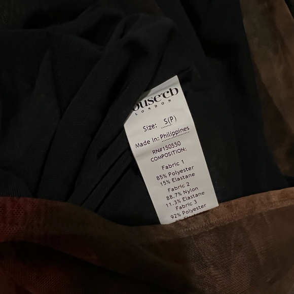 HOUSE OF CB 'Nalini’ Printed Maxi Dress - Picture 9 of 11